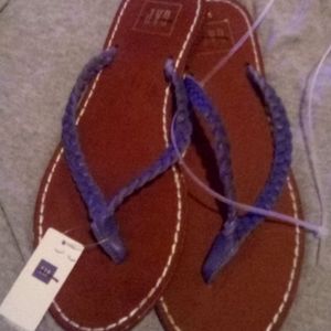 Women's gap flip flops. New